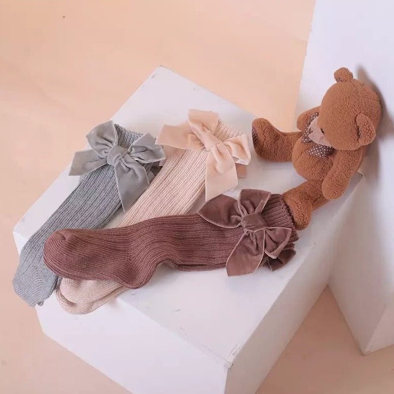 Blythe Velvet Bow Socks-Cacao